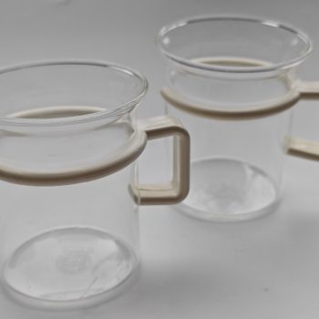 Bodum. Made in Denmark. Theeglazen met Wit kunststof handvat. Per set van 2.