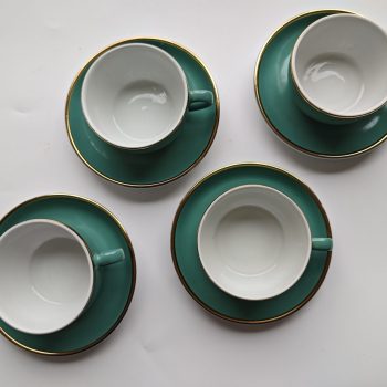 Mitterteich Bavaria Germany. Espresso /Mocca Kop en Schotel. Azuur en Wit. Gouden rand . Per set  van 4.