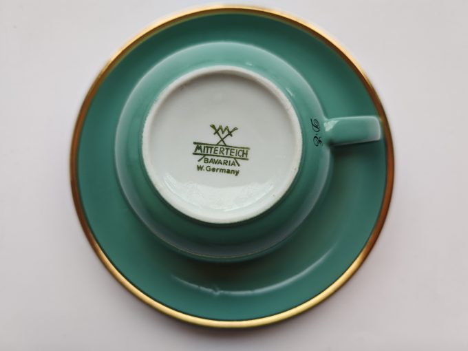 Mitterteich Bavaria Germany. Espresso /Mocca Kop en Schotel. Azuur en Wit. Gouden rand . Per set  van 4. - Afbeelding 3
