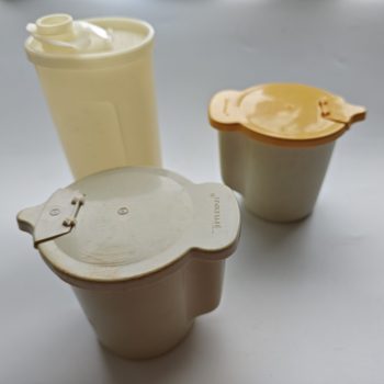 Tupperware. 2 x Made in Belgium. 1 x Made in Portugal. Strooibekers. 1x Container. Set van 3.