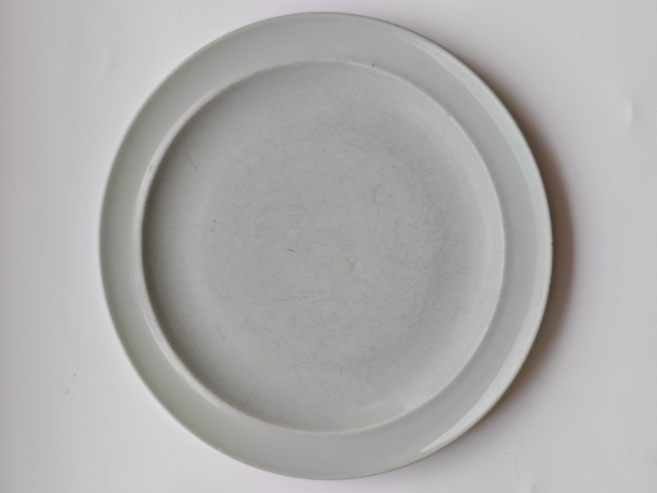 Vintage Royal Goedewaagen. Gouda. Made in Holland. Bord Plat. Crème Groen. Per set van 3. 1 Vintage Royal Goedewaagen. Gouda. Made in Holland. Bord Plat. Crème Groen. Per set van 3.