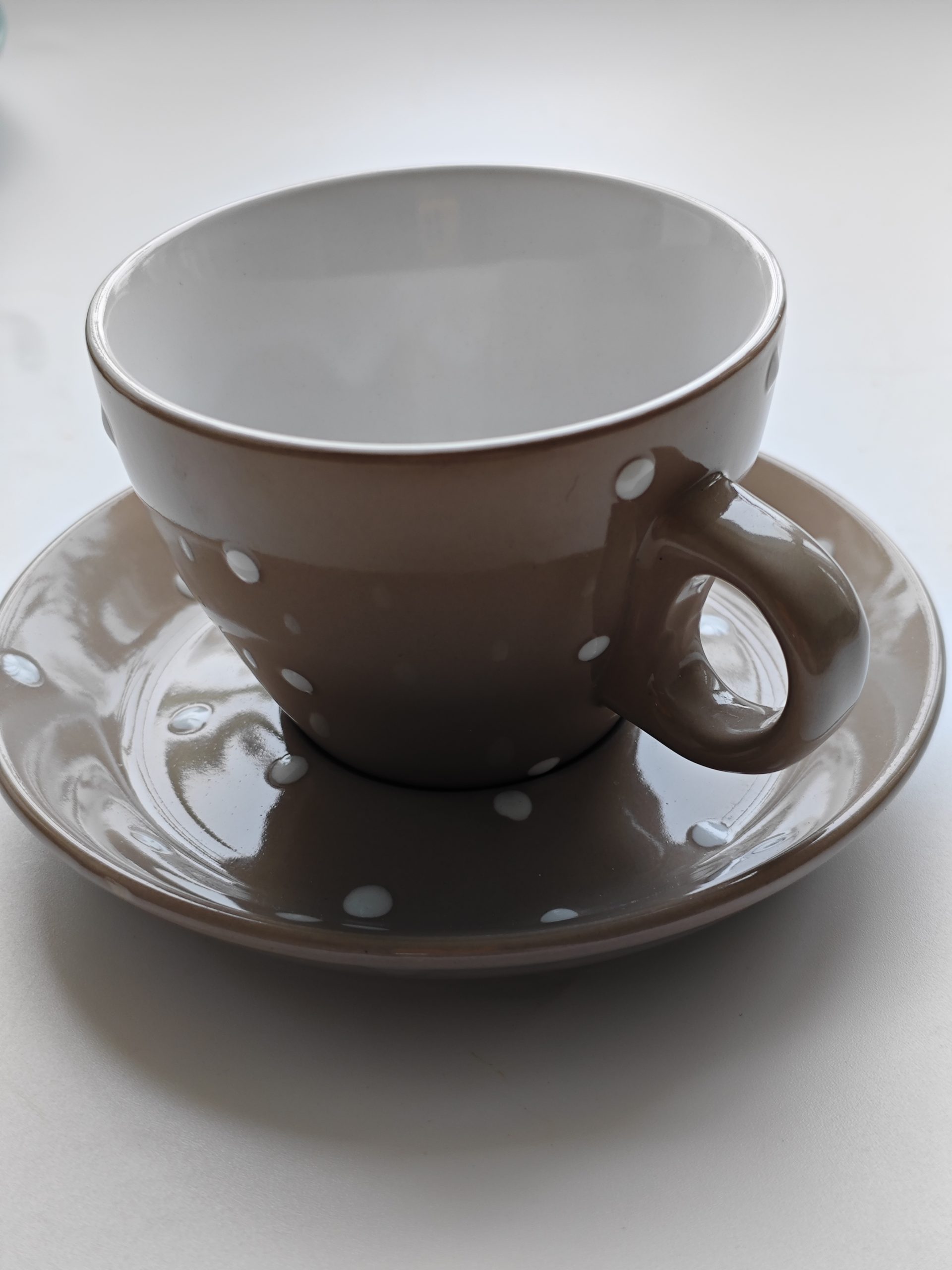 Stijlvolle set: 3 kopjes met schotels & koffietafelboek â Union Pacific Tableware 5 Stijlvolle set: 3 kopjes met schotels & koffietafelboek â Union Pacific Tableware - Afbeelding 5