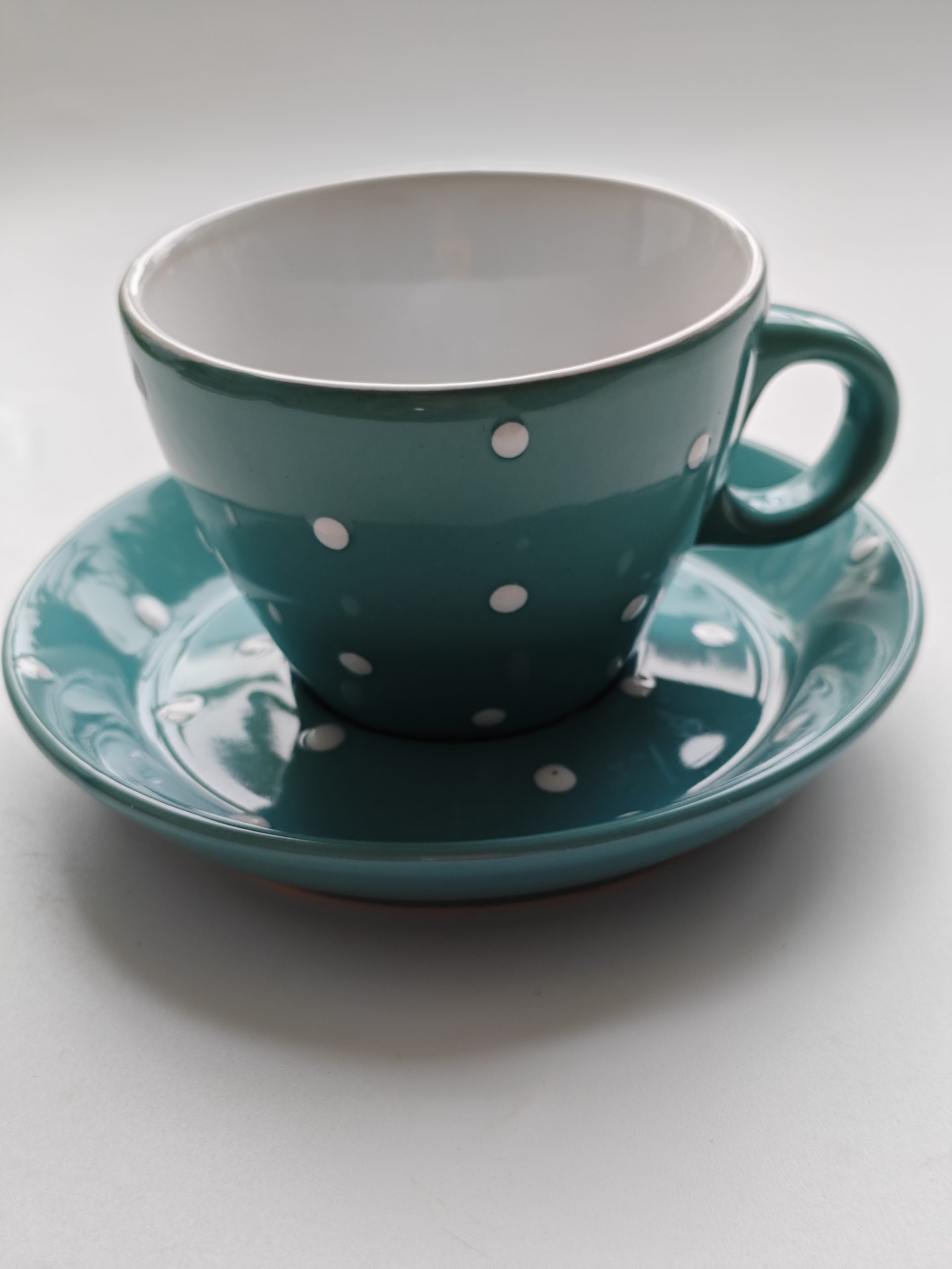 Stijlvolle set: 3 kopjes met schotels & koffietafelboek â Union Pacific Tableware 4 Stijlvolle set: 3 kopjes met schotels & koffietafelboek â Union Pacific Tableware - Afbeelding 4