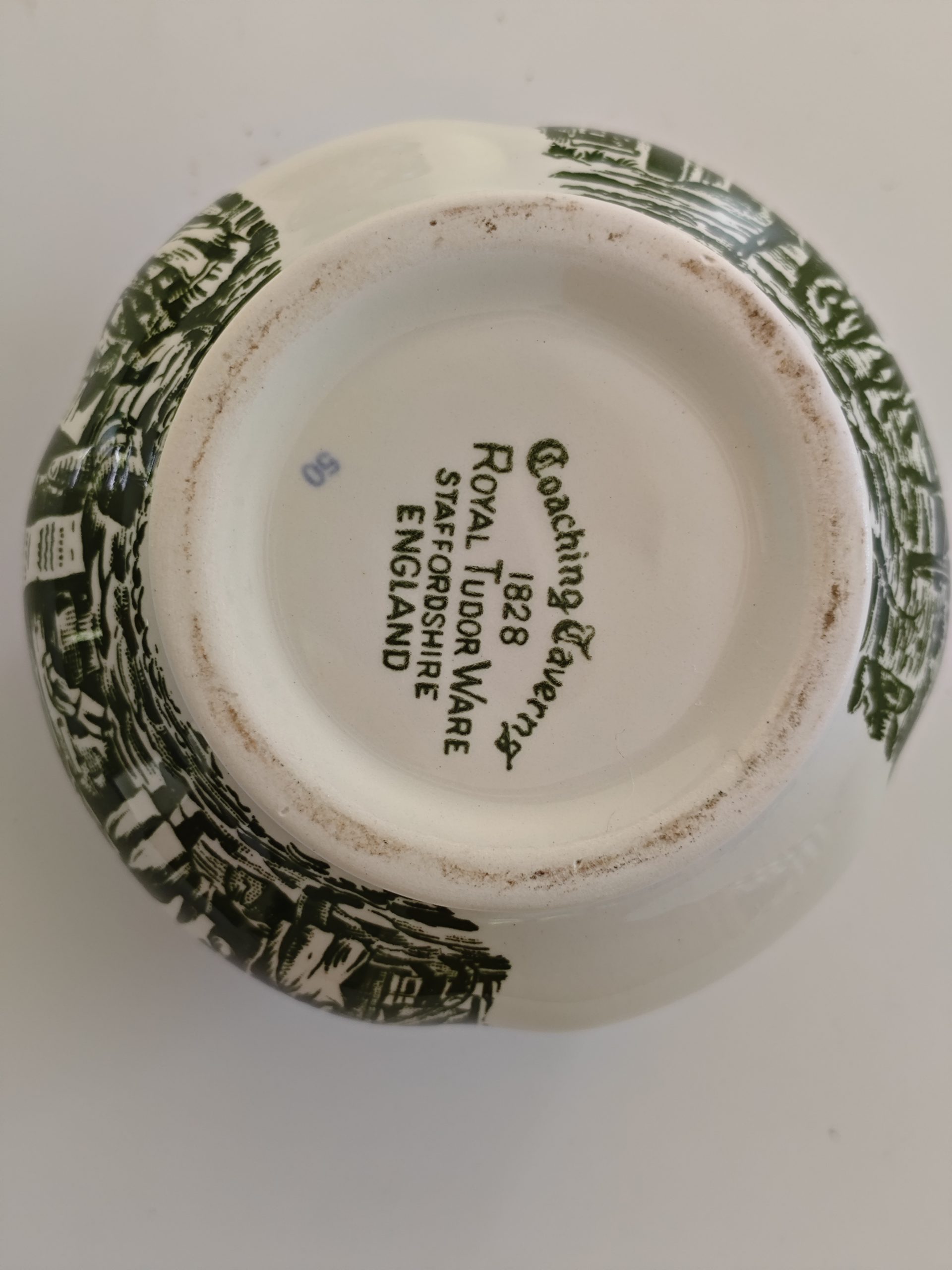 Royal Tudor Ware Coaching Taverns Melkkan & Suikerpot zonder onderbord. Kleur Groen 4 Royal Tudor Ware Coaching Taverns Melkkan & Suikerpot zonder onderbord. Kleur Groen - Afbeelding 4