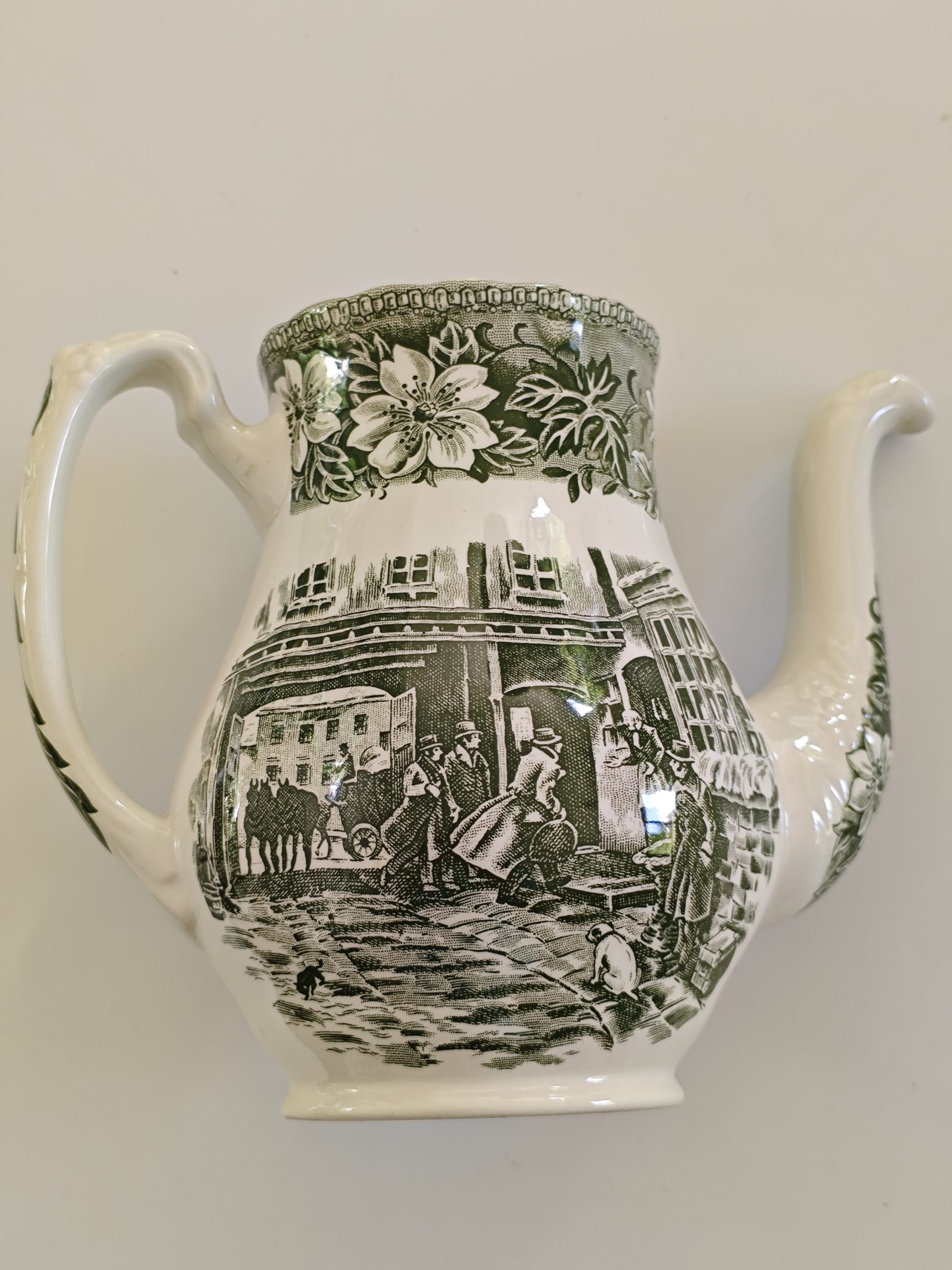 Royal Tudor Ware Coaching Taverns. Koffiepot met Deksel. Groen 2 Royal Tudor Ware Coaching Taverns. Koffiepot met Deksel. Groen - Afbeelding 2